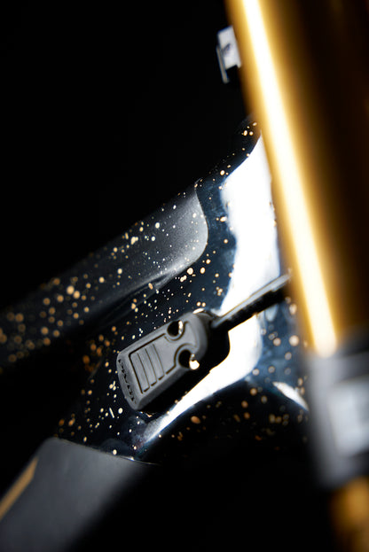 RideStyle invisible matte protection film for bike frames, preserving the original appearance while protecting against impacts and abrasion.