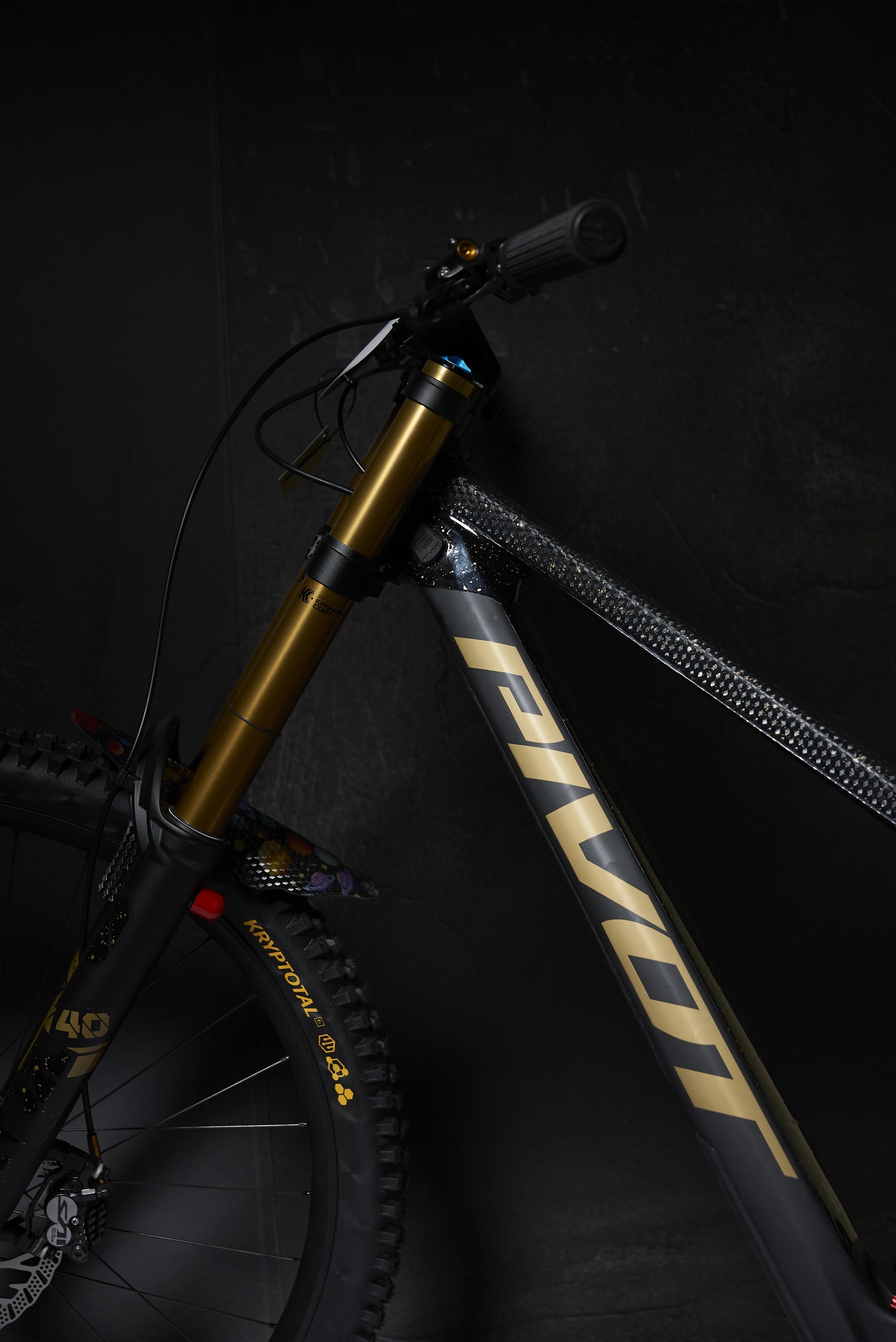 RideStyle clear textured frame protection film for mountain bikes, designed to resist scratches, abrasion and everyday riding damage.