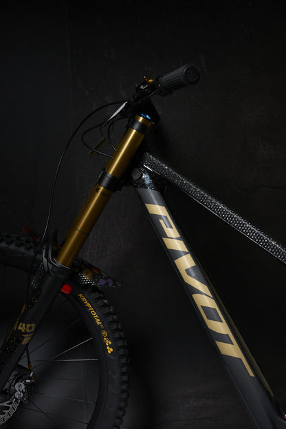 RideStyle clear textured frame protection film for mountain bikes, designed to resist scratches, abrasion and everyday riding damage.